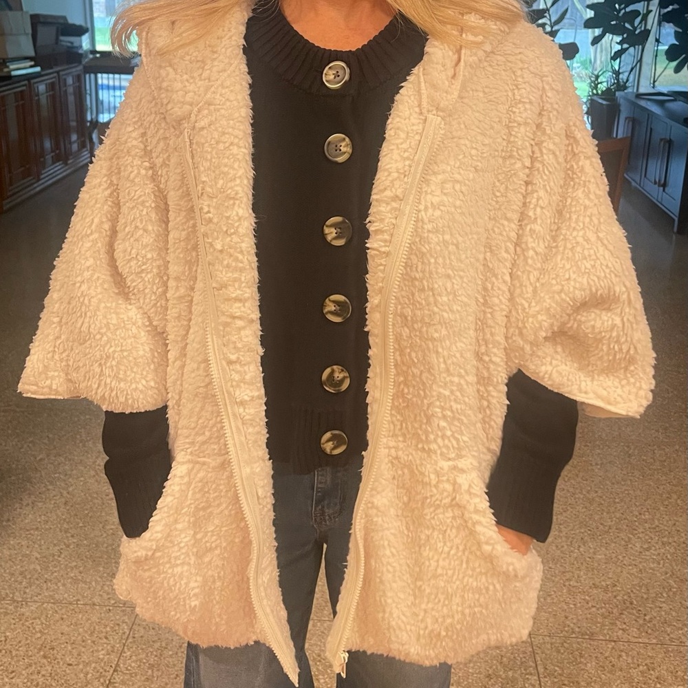 Hem and Thread Cozy Cream Sherpa Jacket NWT